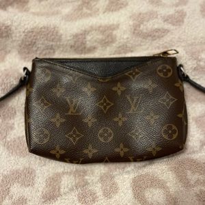 Authentic Louis Vuitton crossbody